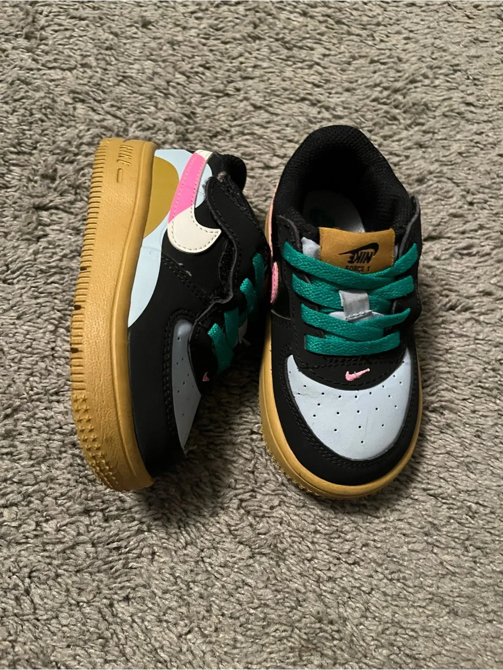 Nike Kids' Colorblock Low-Top Sneakers - Black/White/Gold/Pink/Teal